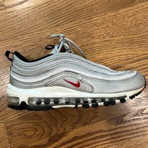 Mike air max silver women’s 8.5
